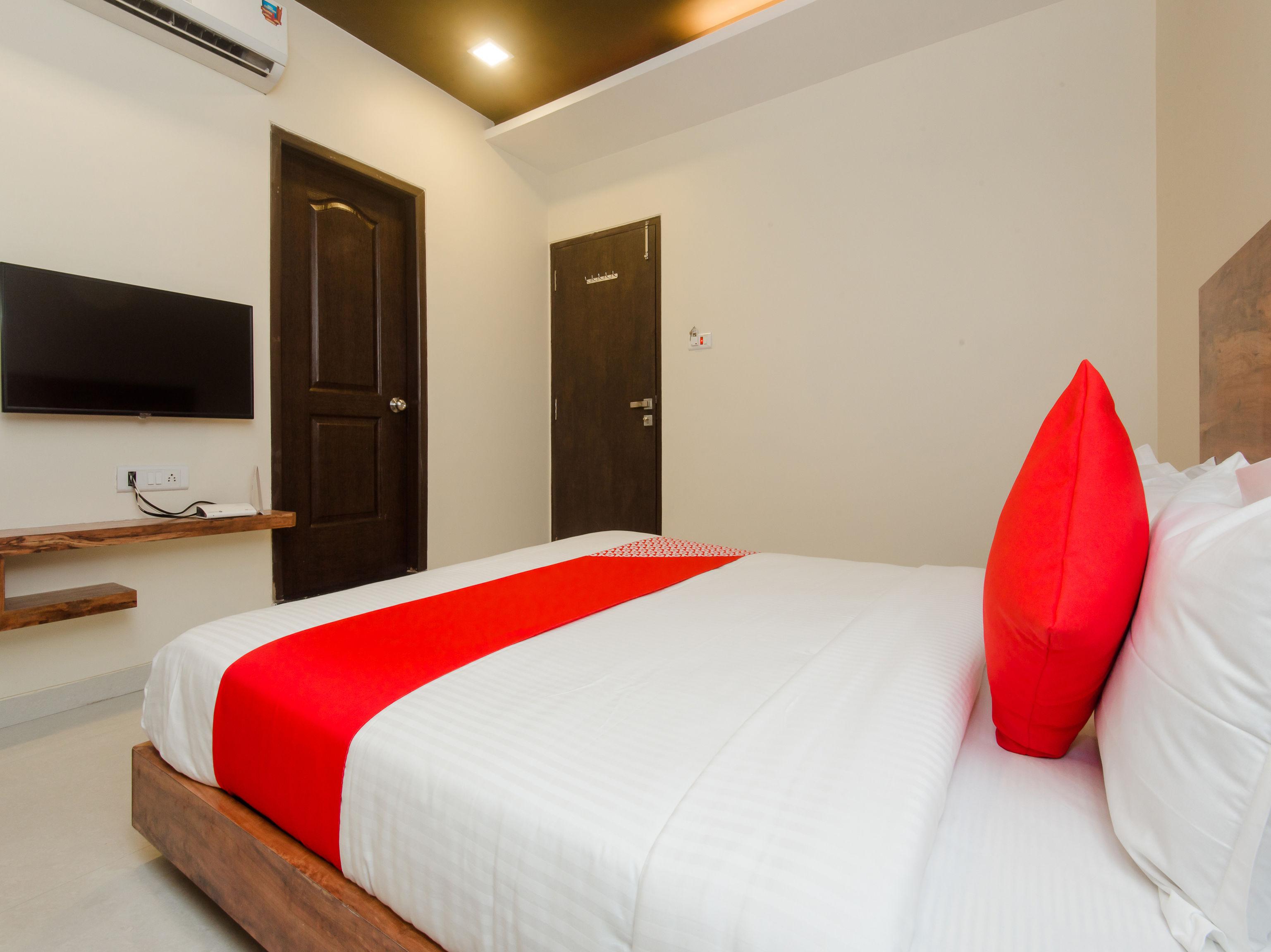 Hotel Sai Comforts Bapane Zewnętrze zdjęcie