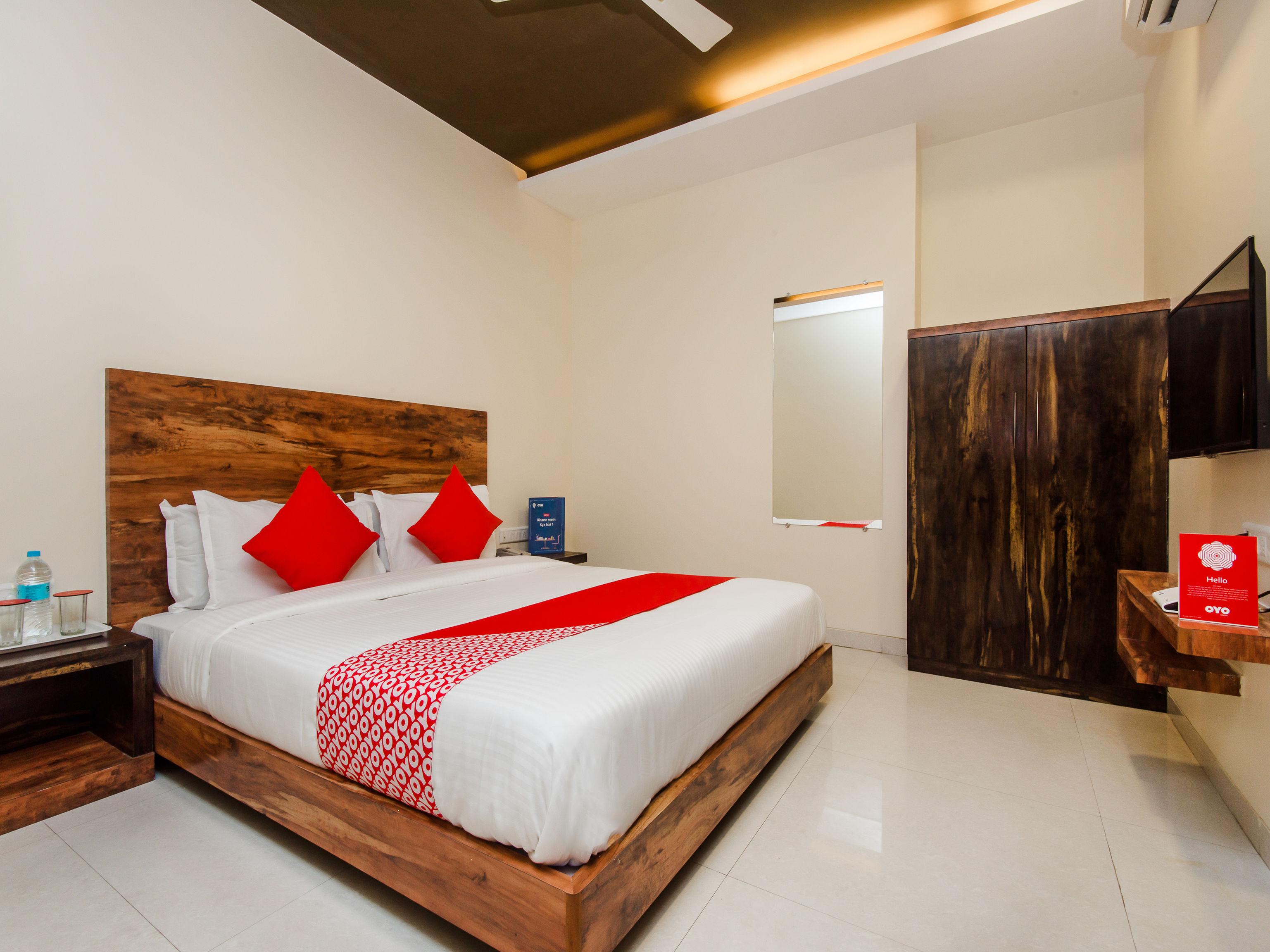 Hotel Sai Comforts Bapane Zewnętrze zdjęcie