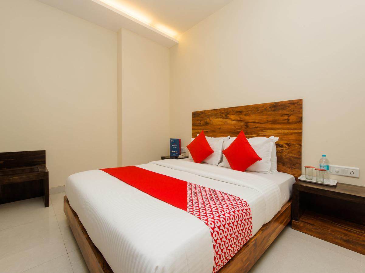 Hotel Sai Comforts Bapane Zewnętrze zdjęcie
