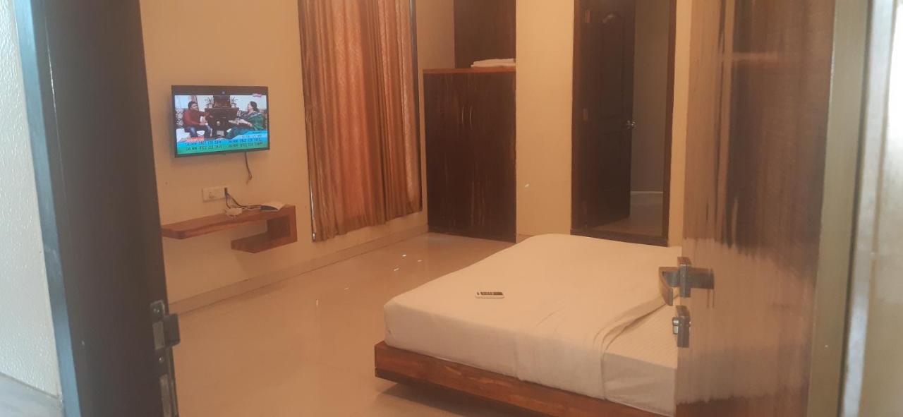 Hotel Sai Comforts Bapane Zewnętrze zdjęcie